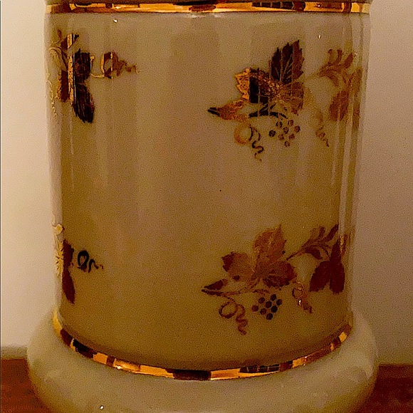 Two Antique Ivory Lamps with Gold Design - Picture 4 of 8